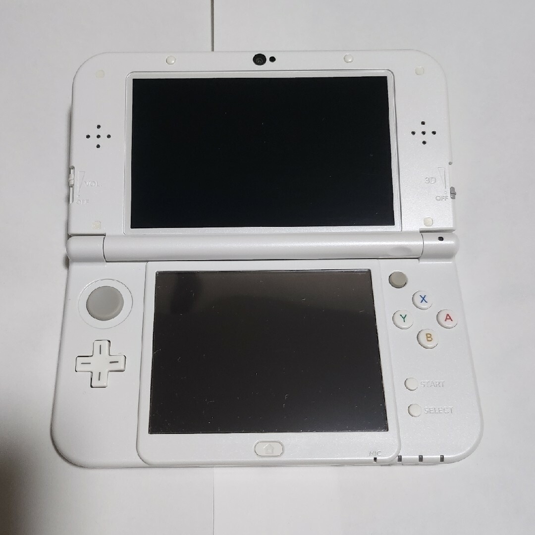 ニンテンドー3DS(ニンテンドー3DS)のNintendo 3DS LL　本体　ホワイト エンタメ/ホビーのゲームソフト/ゲーム機本体(家庭用ゲーム機本体)の商品写真