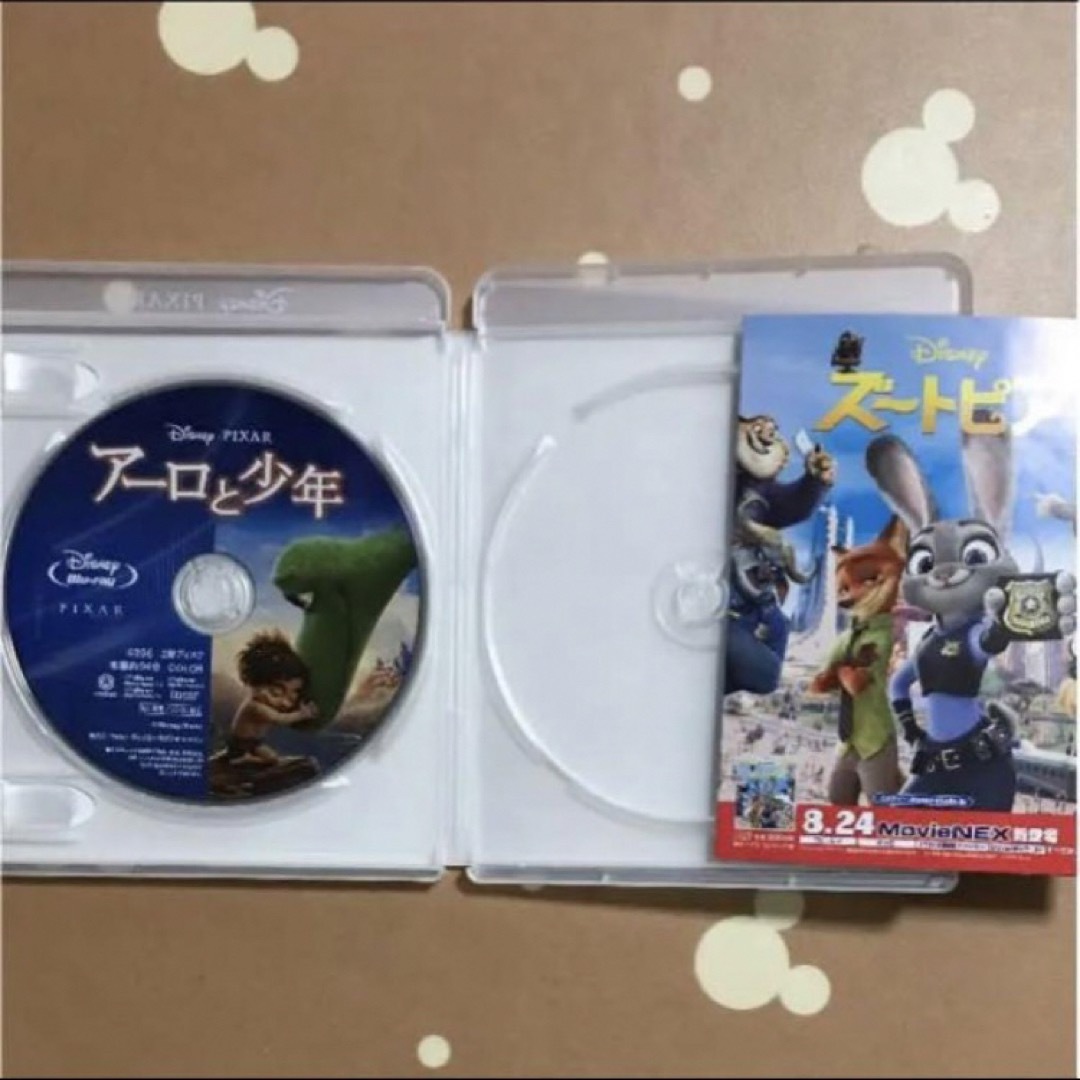 Disney(ディズニー)のアーロと少年 ブルーレイディスク ディズニー映画 英語　日本語 ピクサー　アニメ エンタメ/ホビーのDVD/ブルーレイ(キッズ/ファミリー)の商品写真