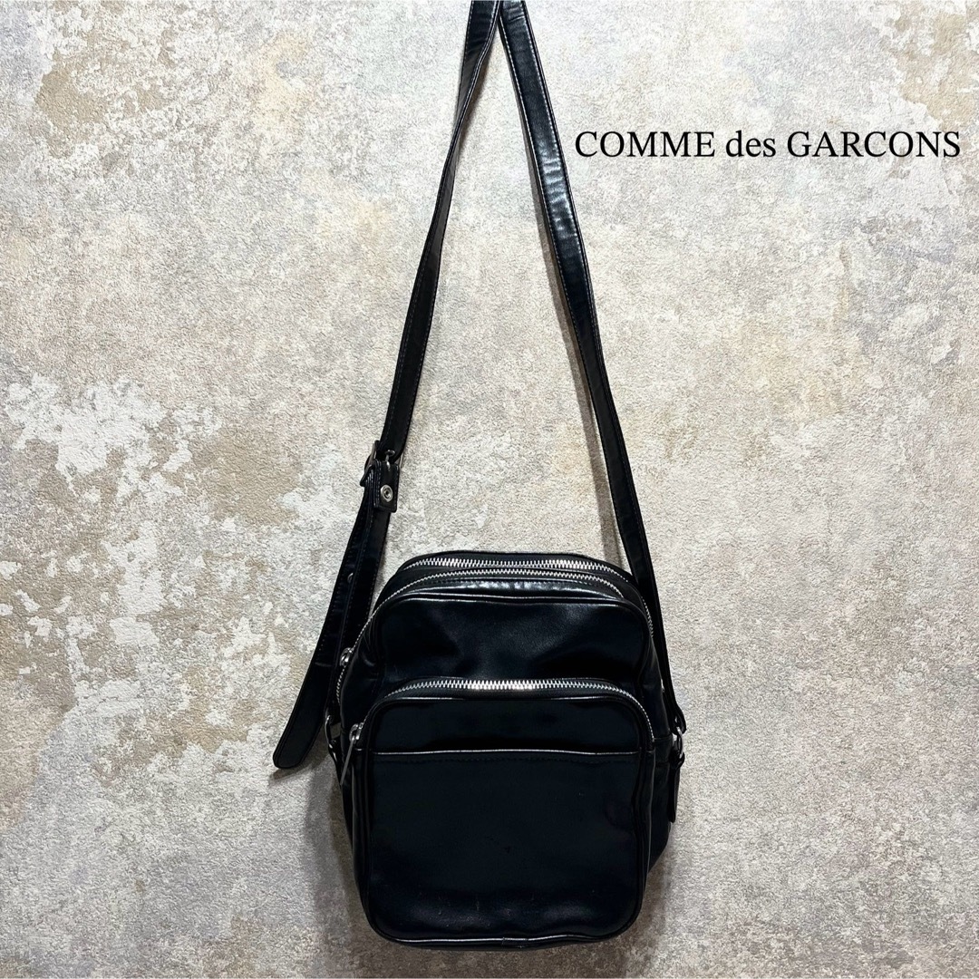 COMME des GARCONS(コムデギャルソン)のCOMME des GARCONS コムデギャルソン ショルダーバッグ メンズのバッグ(ショルダーバッグ)の商品写真