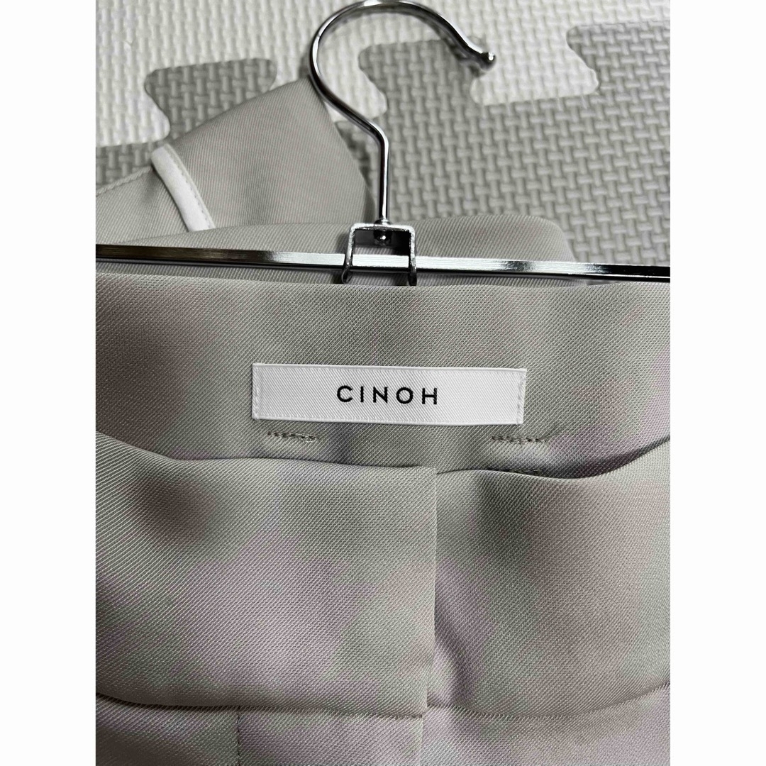 CINOH(チノ)のCINOH チノ ハイウエスト ワイドスリットパンツ ベルテッド ライトグレー レディースのパンツ(カジュアルパンツ)の商品写真