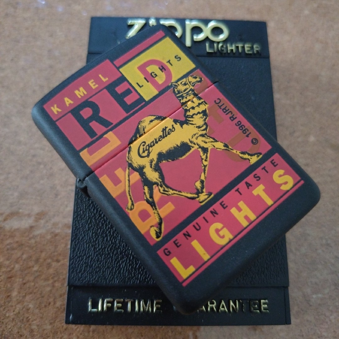 キャメル マットブラック ZIPPO メンズのファッション小物(タバコグッズ)の商品写真