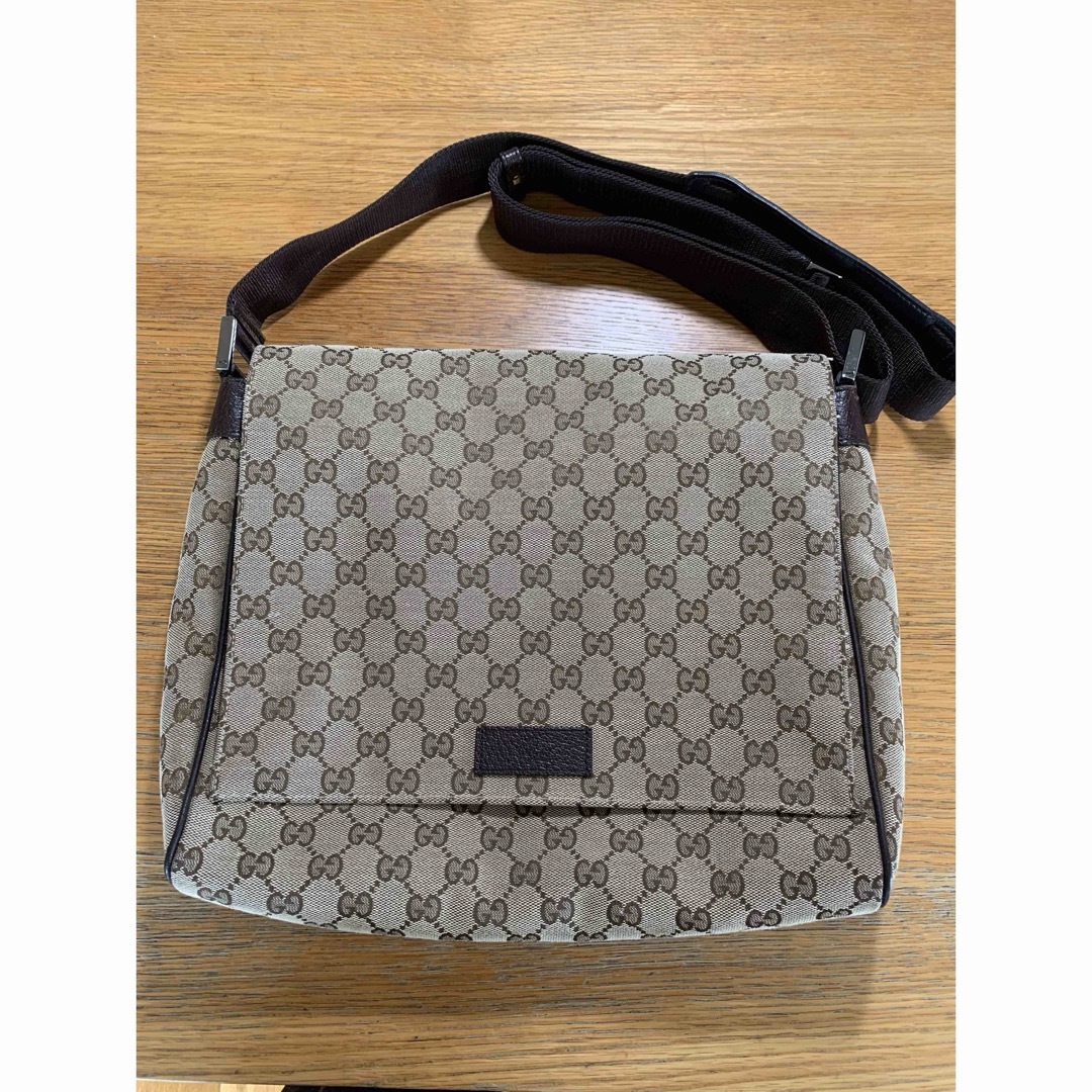 Gucci(グッチ)のグッチ　ショルダーバッグ　即購入歓迎　美品 レディースのバッグ(ショルダーバッグ)の商品写真