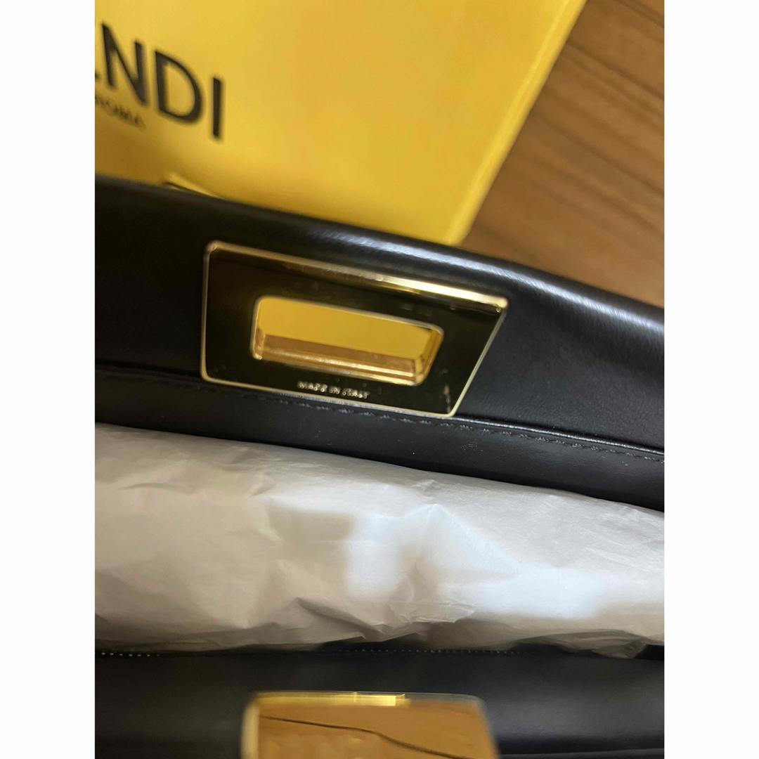 FENDI(フェンディ)のFENDI ピーカーブー　スモール　ラッピー付き　付属品全てあり レディースのバッグ(ハンドバッグ)の商品写真