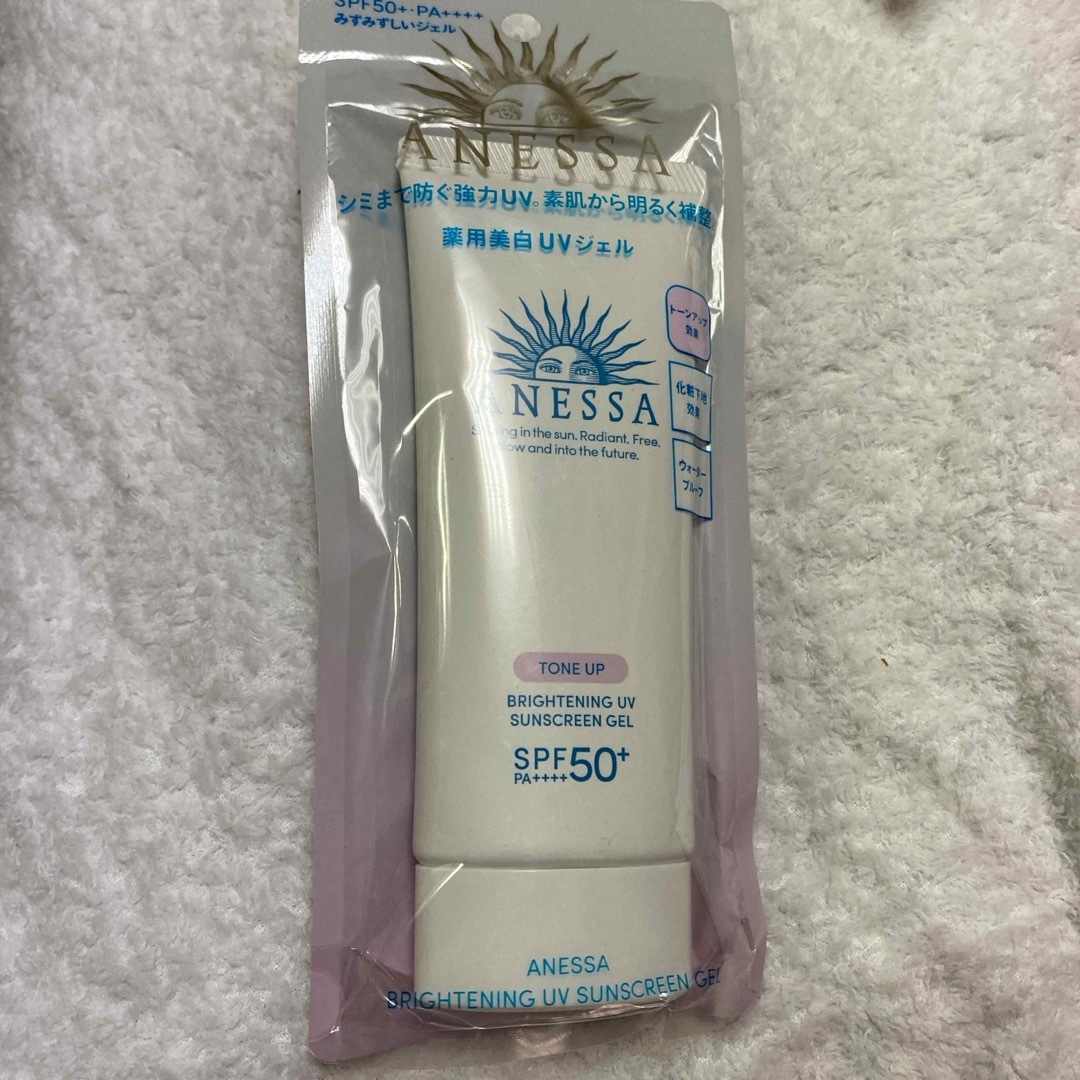 アネッサ ブライトニングUV ジェル SPF50+・PA++++ 薬用 日焼け止 コスメ/美容のボディケア(日焼け止め/サンオイル)の商品写真