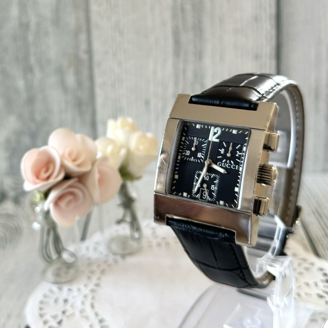 Gucci(グッチ)の【希少】GUCCI グッチ 腕時計 7700 CHRONO シルバー スクエア メンズの時計(腕時計(アナログ))の商品写真