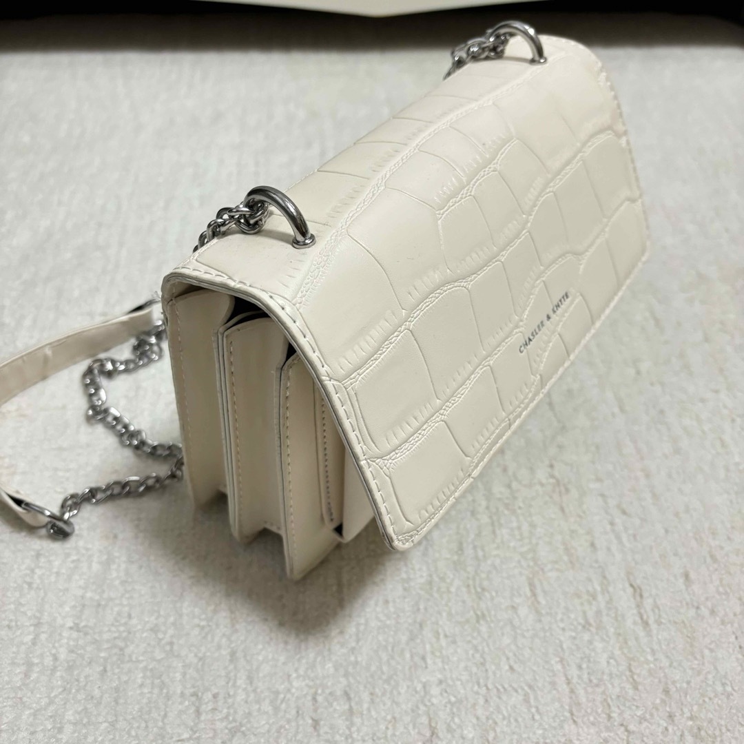 ハンドバッグ　ワニ柄　チェーン　ショルダーバッグ レディースのバッグ(ハンドバッグ)の商品写真