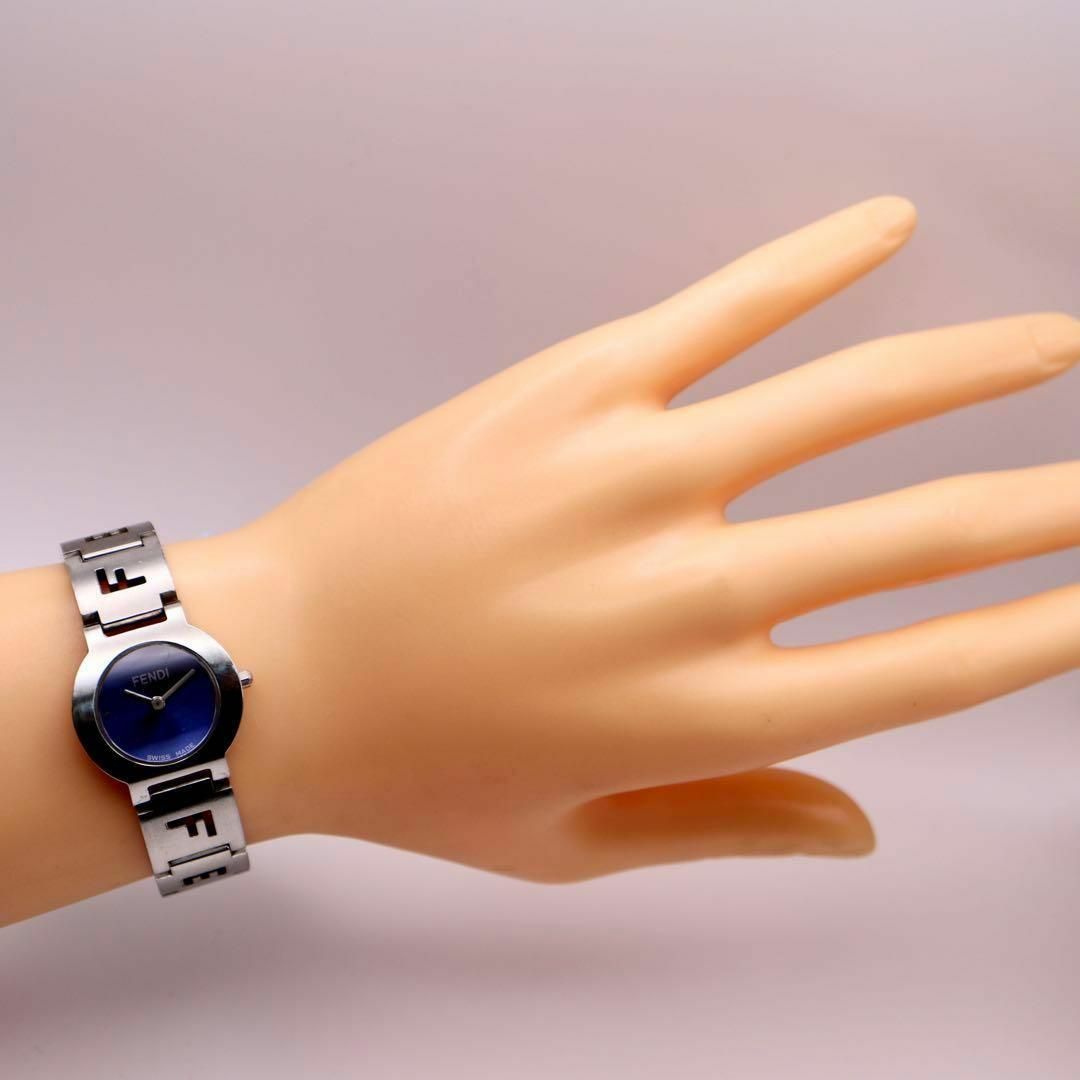 FENDI(フェンディ)のFENDI オロロジ ラウンド シルバー クォーツ レディース腕時計 604 レディースのファッション小物(腕時計)の商品写真