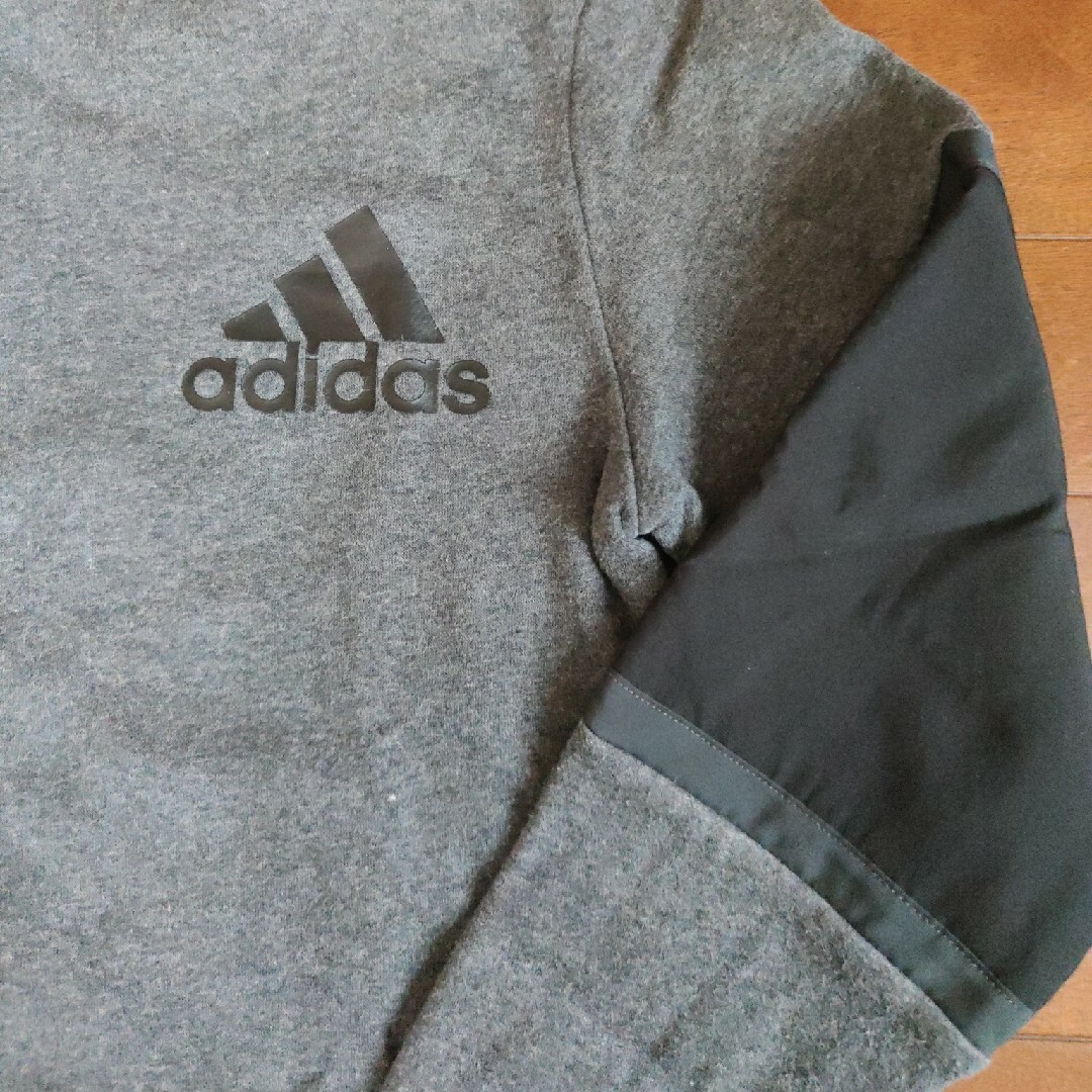 adidas(アディダス)のアディダス　トレーナー　160㌢ キッズ/ベビー/マタニティのキッズ服男の子用(90cm~)(Tシャツ/カットソー)の商品写真