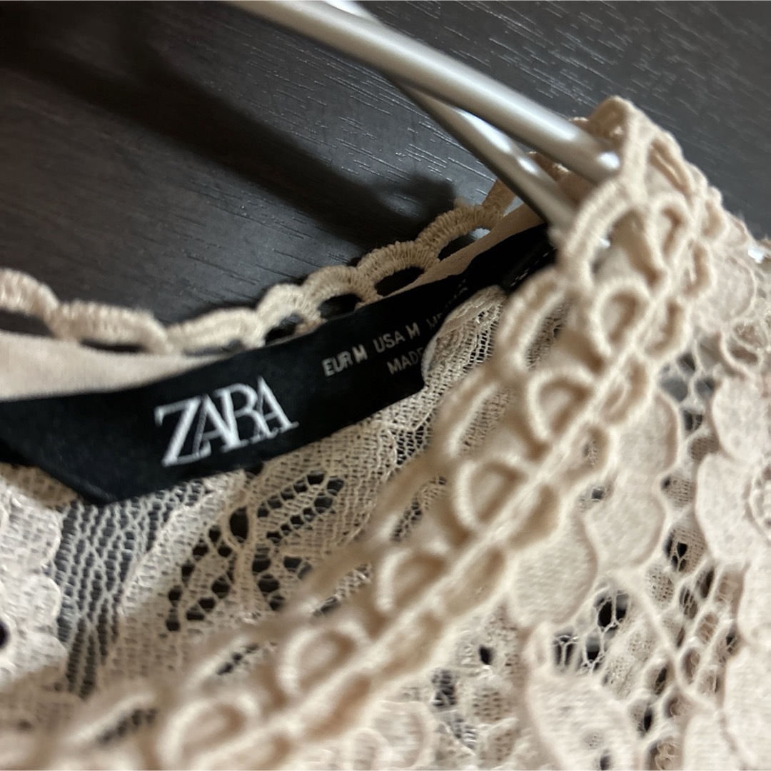 ZARA(ザラ)の最終価格です！！ZARA 総レース　ノースリーブ　上品　ブラウス レディースのトップス(シャツ/ブラウス(半袖/袖なし))の商品写真