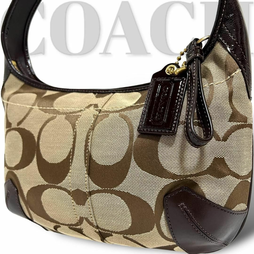 COACH(コーチ)の極美品　未使用級　コーチ　ショルダーバッグ　トートバッグ　シグネチャー　エナメル レディースのバッグ(ショルダーバッグ)の商品写真
