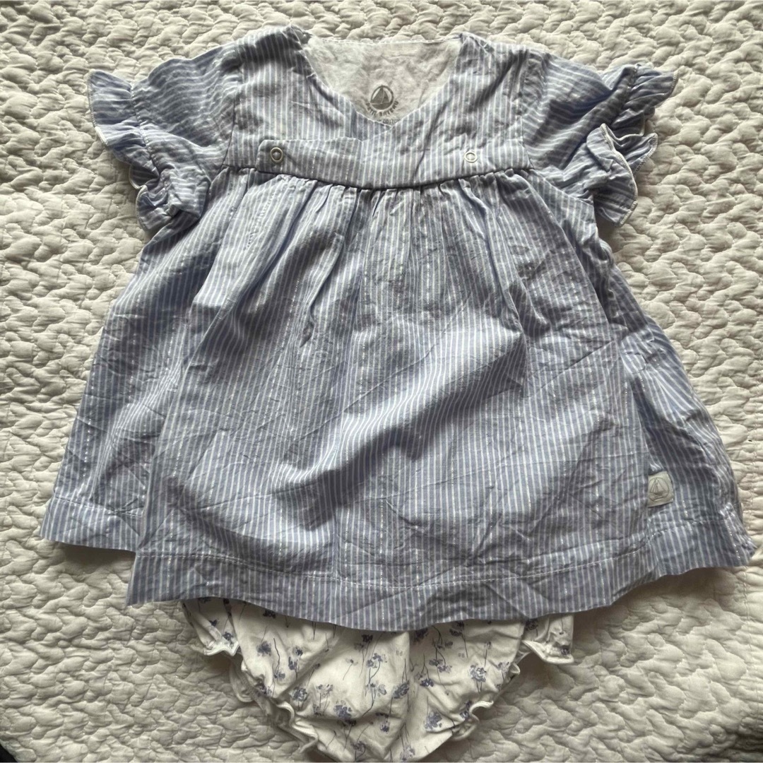 PETIT BATEAU(プチバトー)の【プチバトー　ブラウス＆ブルマ　セットアップ】 キッズ/ベビー/マタニティのベビー服(~85cm)(シャツ/カットソー)の商品写真