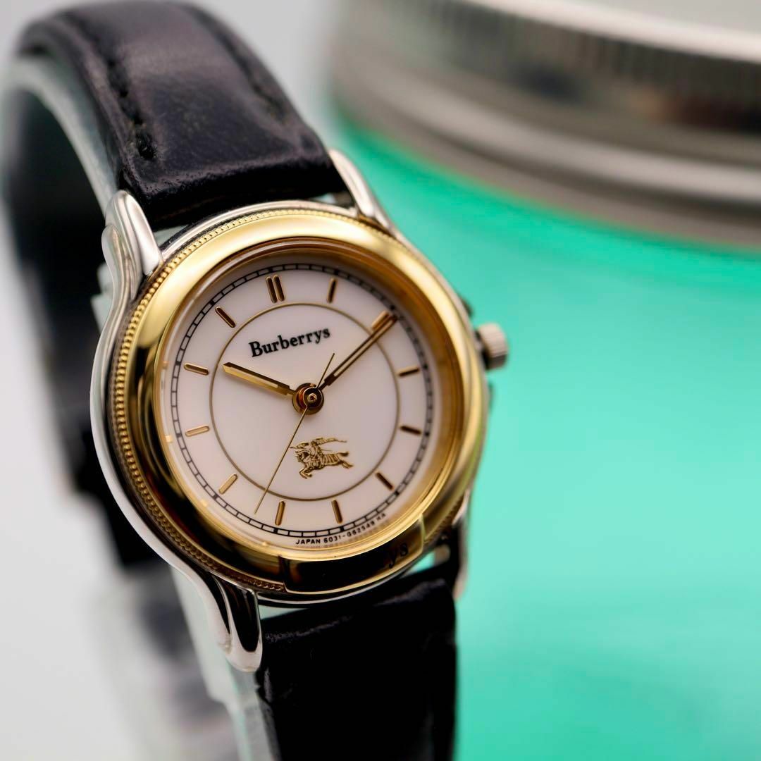 BURBERRY(バーバリー)の未使用品級 BURBERRY ラウンド ゴールド レディース腕時計 848 レディースのファッション小物(腕時計)の商品写真