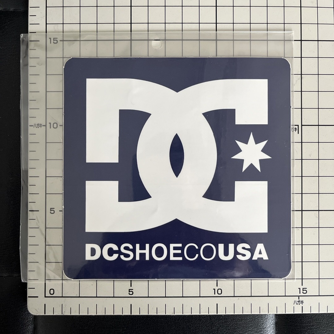 DC SHOE(ディーシーシュー)のDCSHOE COUSA US限定 Bigスター icon ネイビー ステッカー スポーツ/アウトドアのスノーボード(アクセサリー)の商品写真