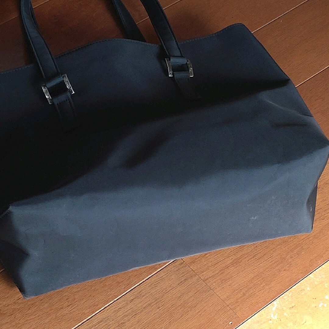 agnes b.(アニエスベー)のアニエスベーボヤージュ希少　ブラックトートバッグ　ナイロン製　シンプル　多機能 レディースのバッグ(トートバッグ)の商品写真