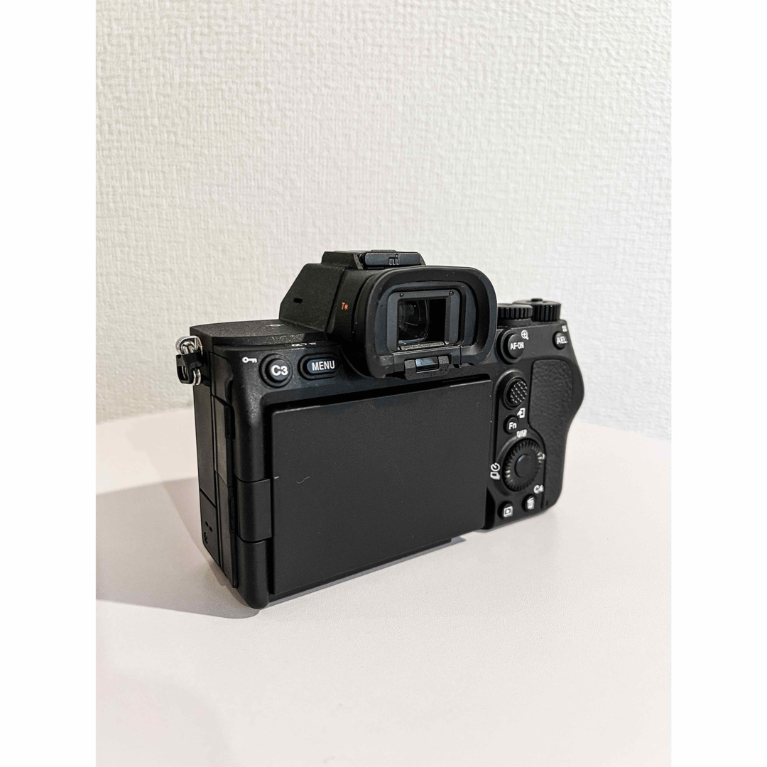 SONY(ソニー)の【シャッター回数125】【ほぼ新品】SONY α7 IV ILCE-7M4 スマホ/家電/カメラのカメラ(デジタル一眼)の商品写真