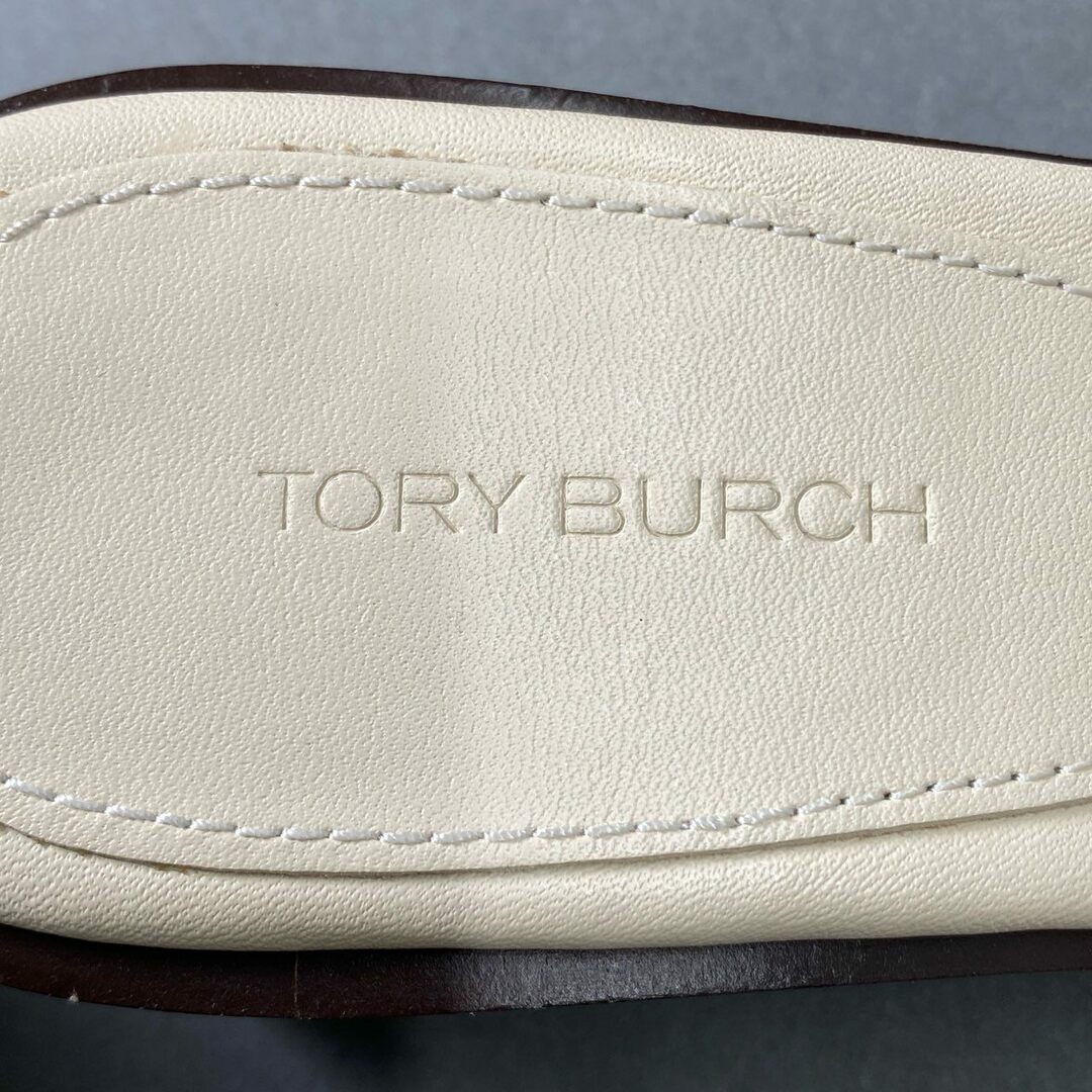 Tory Burch(トリーバーチ)の3e12 【極美品】 定価￥72,500 TORY BURCH トリーバーチ INES アイネス ヒールサンダル 5 1/2M ホワイト レザー シューズ T-LOGO SANDAL レディースの靴/シューズ(サンダル)の商品写真