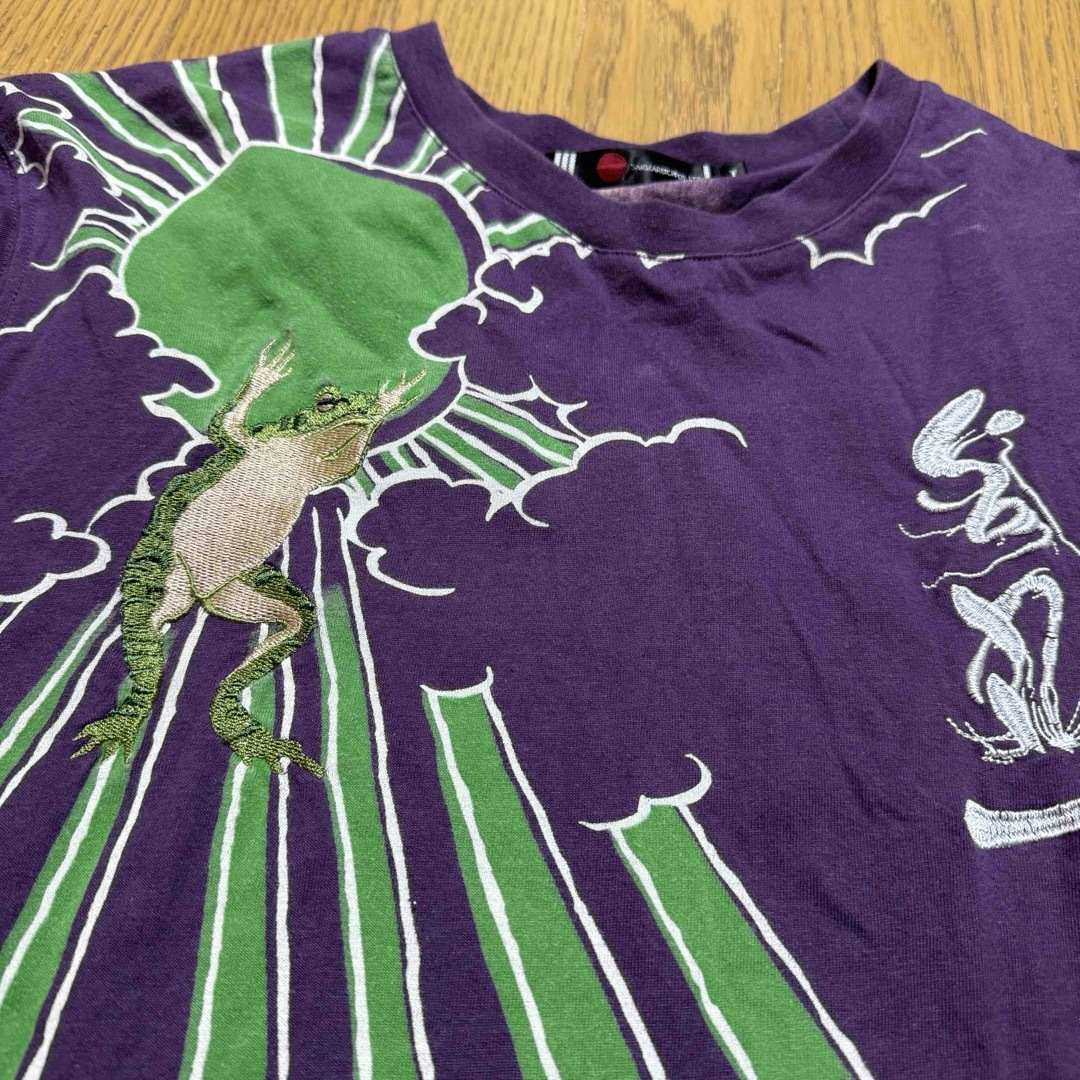 参丸一　サンマルイチ　バンザイカエル　和柄Tシャツ　半袖　富士山　紫 メンズのトップス(Tシャツ/カットソー(半袖/袖なし))の商品写真