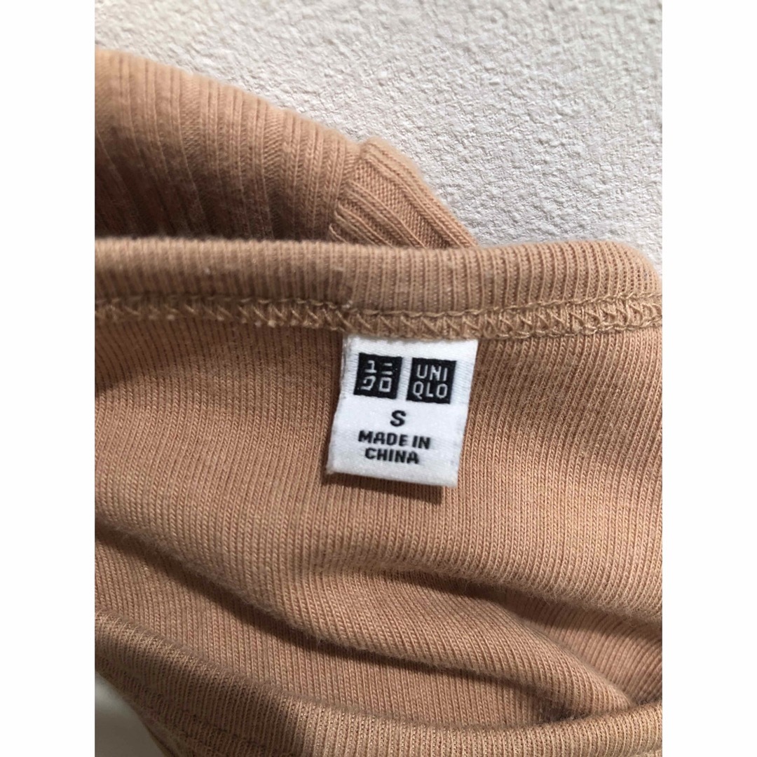 UNIQLO(ユニクロ)のユニクロ　UNIQLO リブラウンドネックT リブ　ラウンドネック　Tシャツ レディースのトップス(Tシャツ(長袖/七分))の商品写真