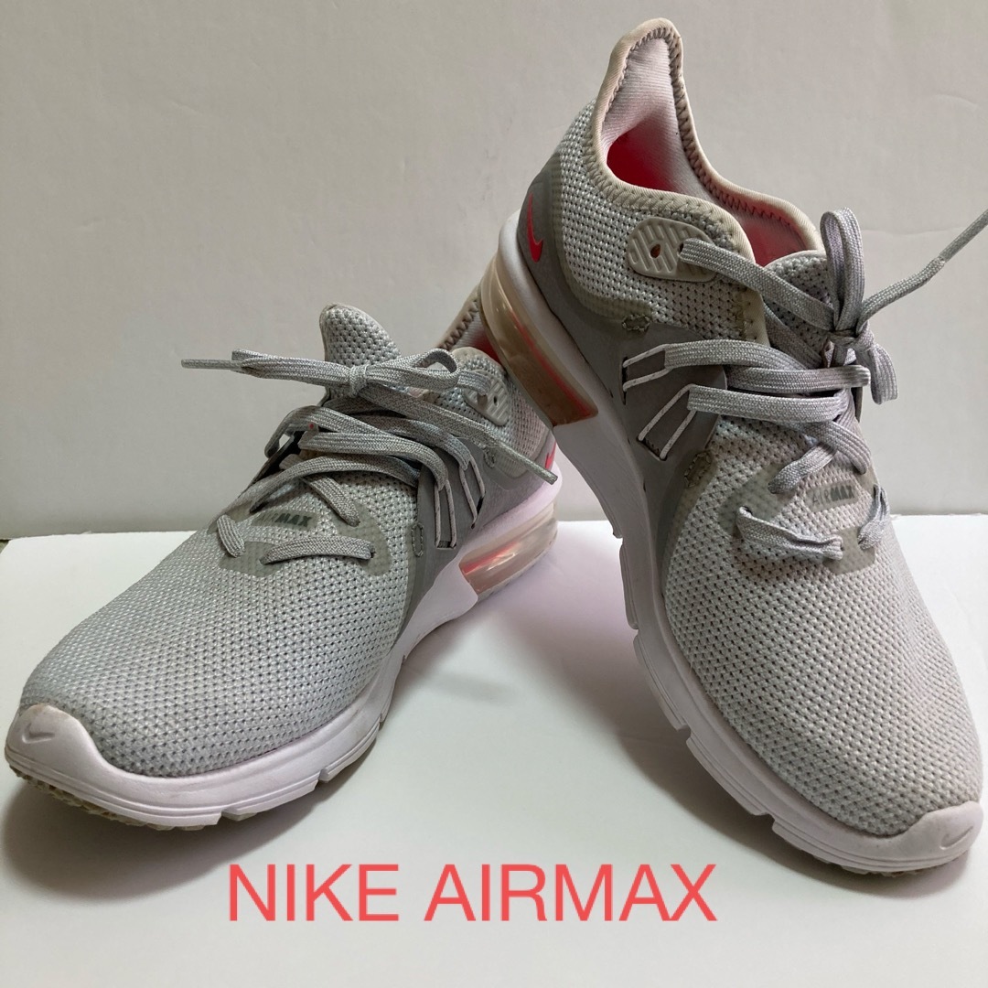 NIKE(ナイキ)のNIKE AIRMAX レディース　ランニングシューズ　23cm レディースの靴/シューズ(サンダル)の商品写真