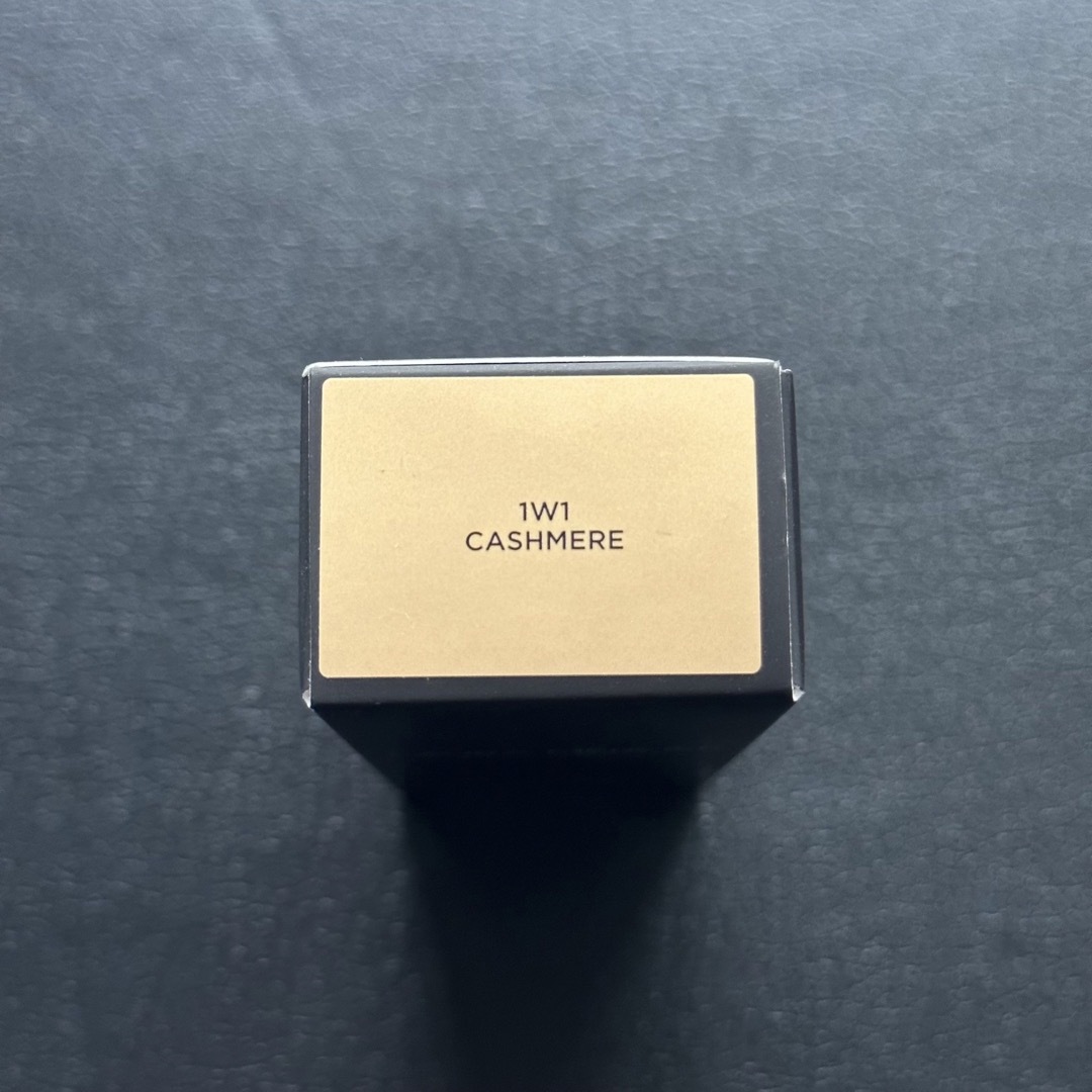 laura mercier(ローラメルシエ)の新品)ローラメルシエ リキッドファンデーション/1W1 コスメ/美容のベースメイク/化粧品(ファンデーション)の商品写真