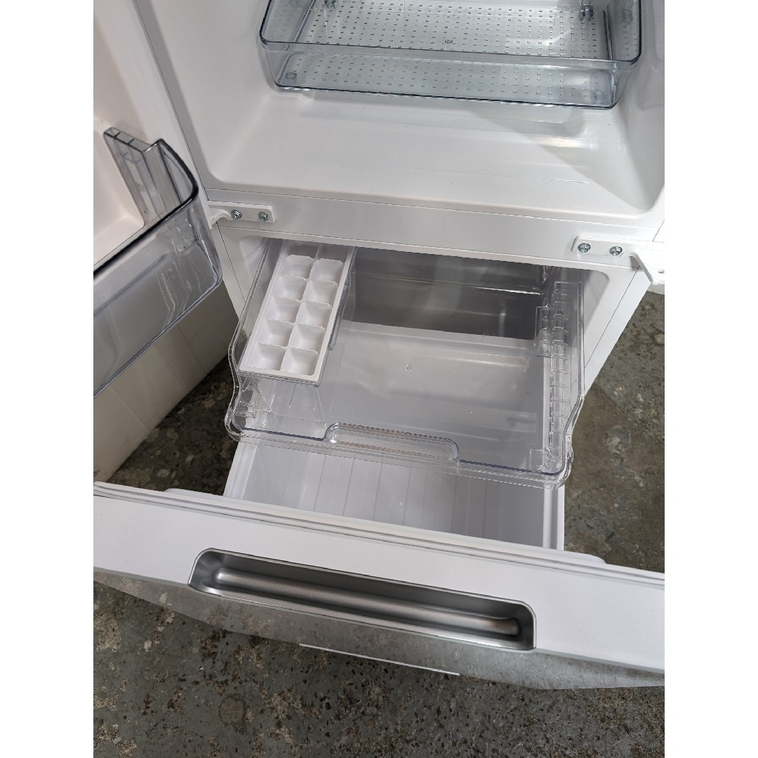 SHARP(シャープ)の冷蔵庫　シャープ　付け替えどっちもドア　ガラスデザイン　延長保証 スマホ/家電/カメラの生活家電(冷蔵庫)の商品写真