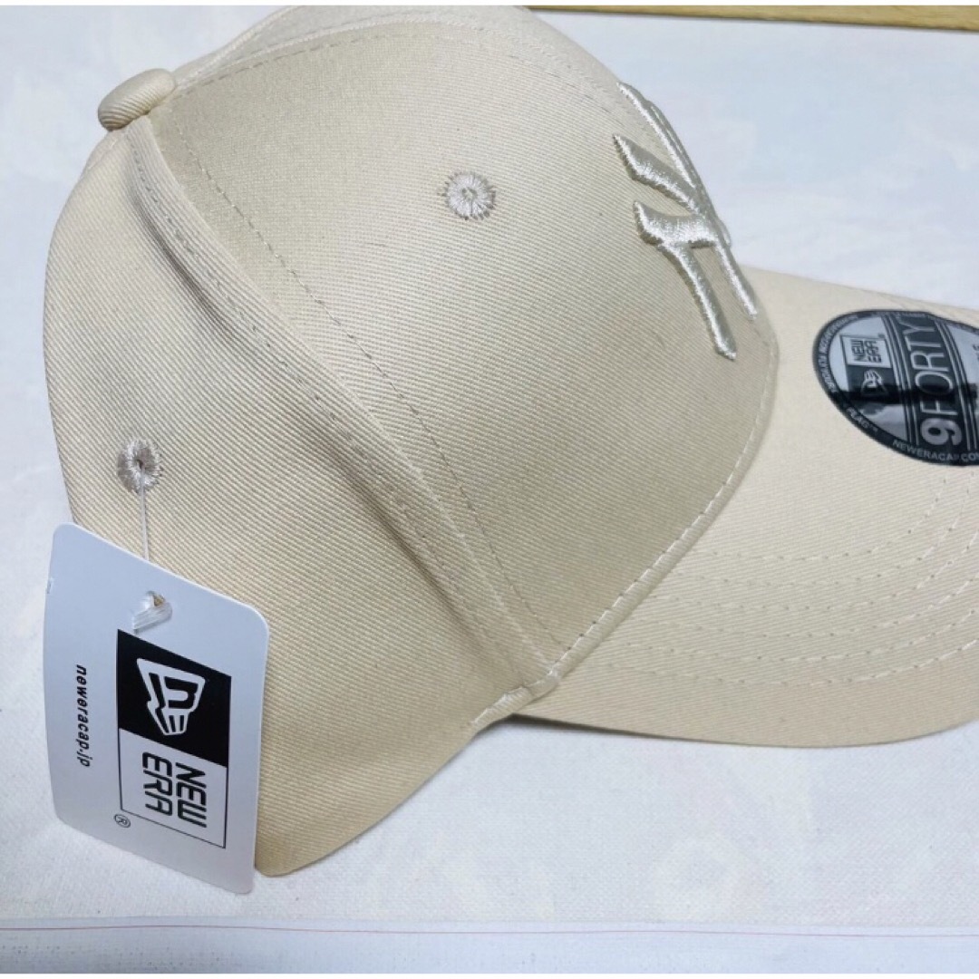 NEW ERA(ニューエラー)のNEWERA ニューエラ 9FORTY ・ヤンキース キャップベージュ メンズの帽子(キャップ)の商品写真