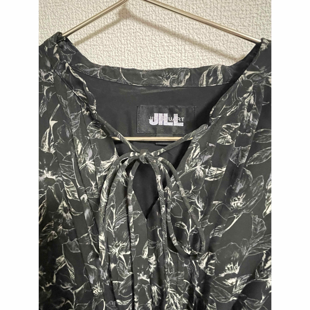 JILL by JILLSTUART(ジルバイジルスチュアート)の【美品】JILL by JILLSTUART シャーリングラインフラワープリント レディースのワンピース(ロングワンピース/マキシワンピース)の商品写真