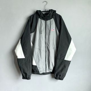 ナイキ(NIKE)のNIKE ナイロンパーカー ジャケット シャカシャカ ナイキ S ブラックグレー(ナイロンジャケット)