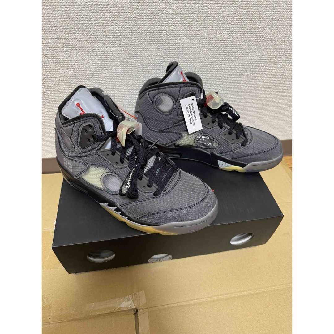 Jordan Brand（NIKE）(ジョーダン)のNIKE ナイキ OFF-WHITE X AIR JORDAN 5 RETRO メンズの靴/シューズ(スニーカー)の商品写真