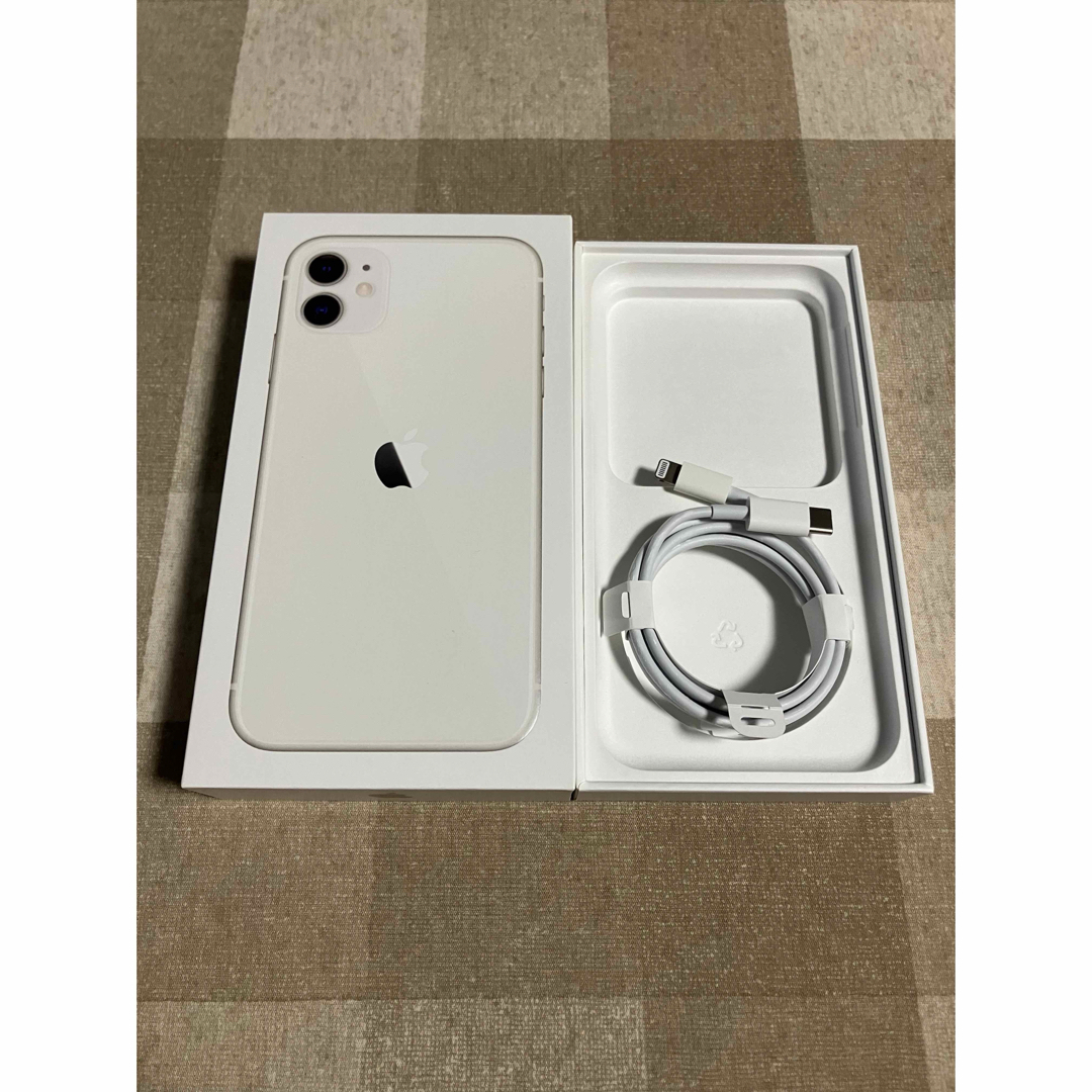 iPhone(アイフォーン)のゼン様専用　iphone 11 64GB simフリー　ホワイト　美品 スマホ/家電/カメラのスマートフォン/携帯電話(スマートフォン本体)の商品写真