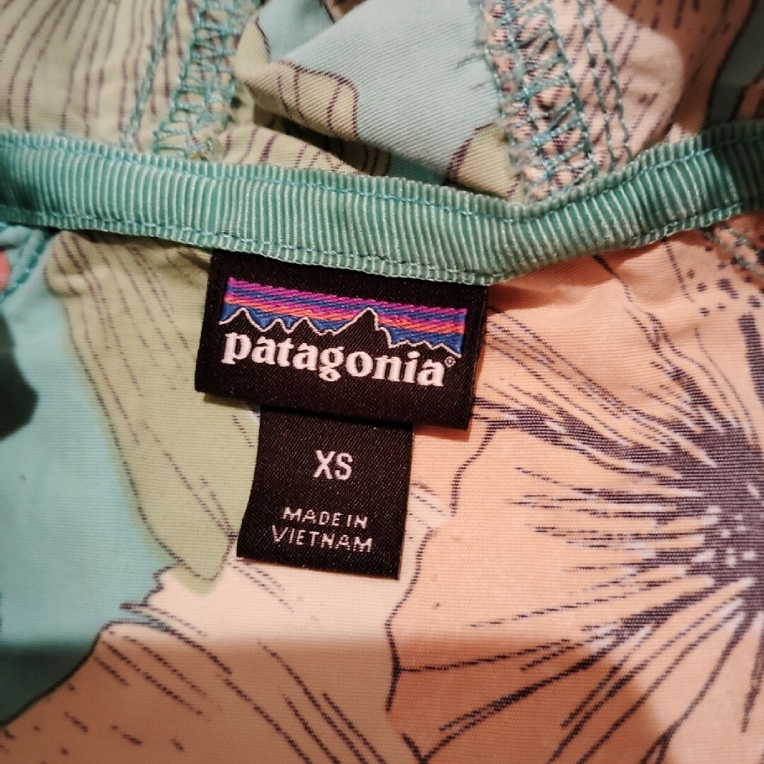 patagonia(パタゴニア)のPatagonia　キッズパーカー キッズ/ベビー/マタニティのキッズ服男の子用(90cm~)(ジャケット/上着)の商品写真