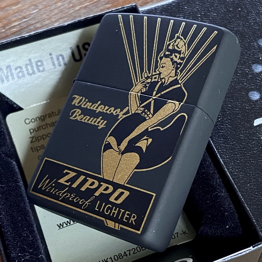 ZIPPO(ジッポー)のZippo ウィンディ ガール BKM-2 艶消し黒＆金色 ジッポー ライター メンズのファッション小物(タバコグッズ)の商品写真