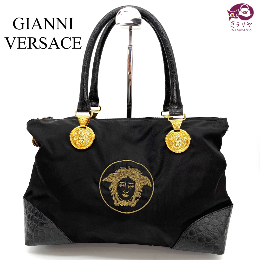 Gianni Versace(ジャンニヴェルサーチ)のジャンニ ヴェルサーチ メデューサ ナイロン レザー ショルダー トートバッグ レディースのバッグ(トートバッグ)の商品写真