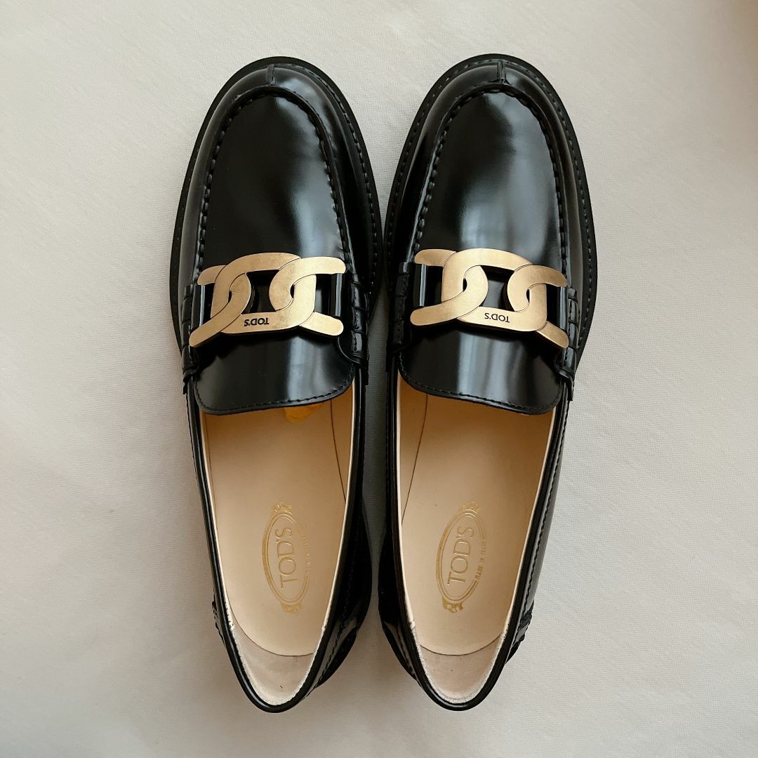 TOD'S(トッズ)のTod's KATE ケイト レザー チェーン ローファー レディースの靴/シューズ(ローファー/革靴)の商品写真