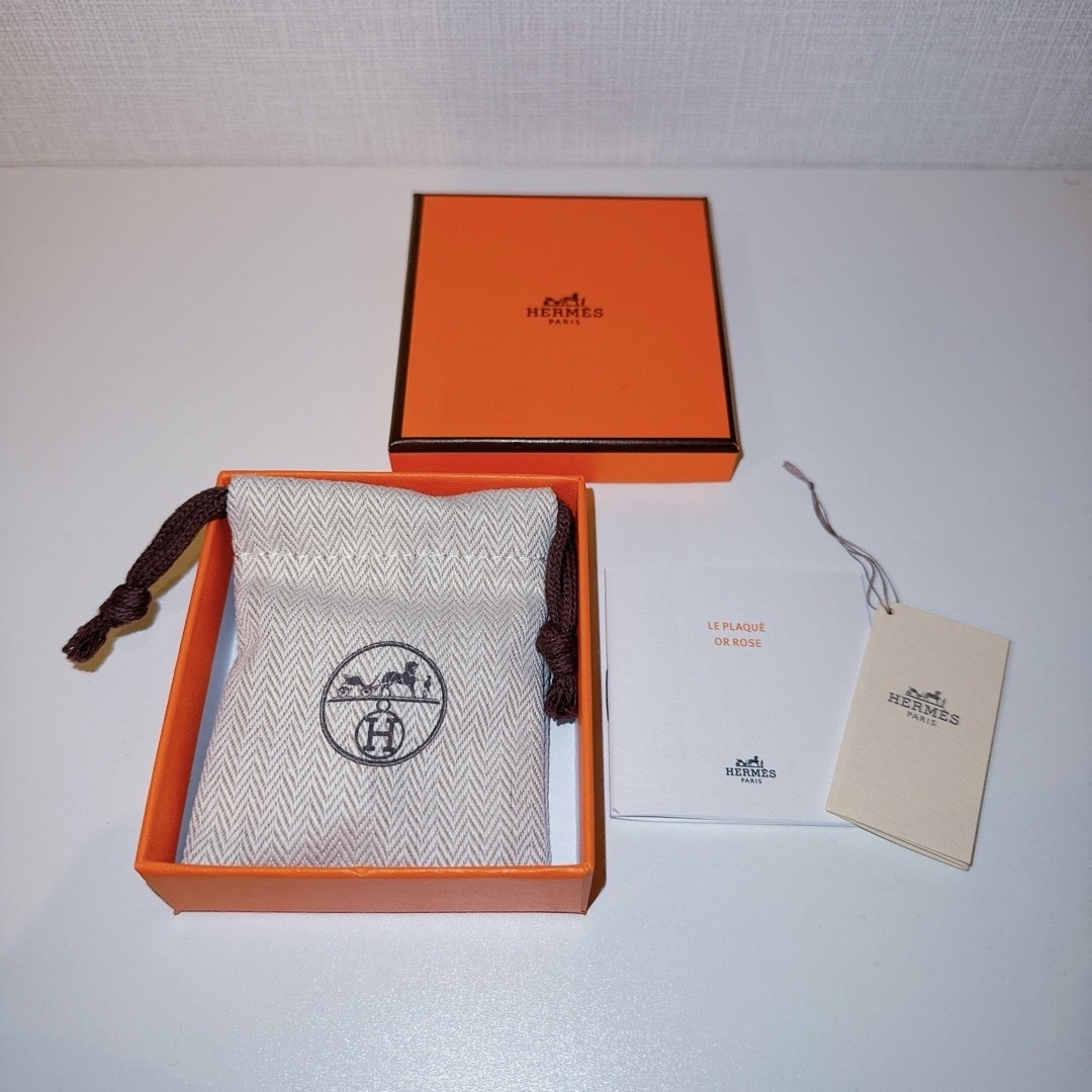 Hermes(エルメス)の【新品・未使用品】エルメス ポップhミニ ピアス ホワイト ピンクゴールド レディースのアクセサリー(ピアス)の商品写真