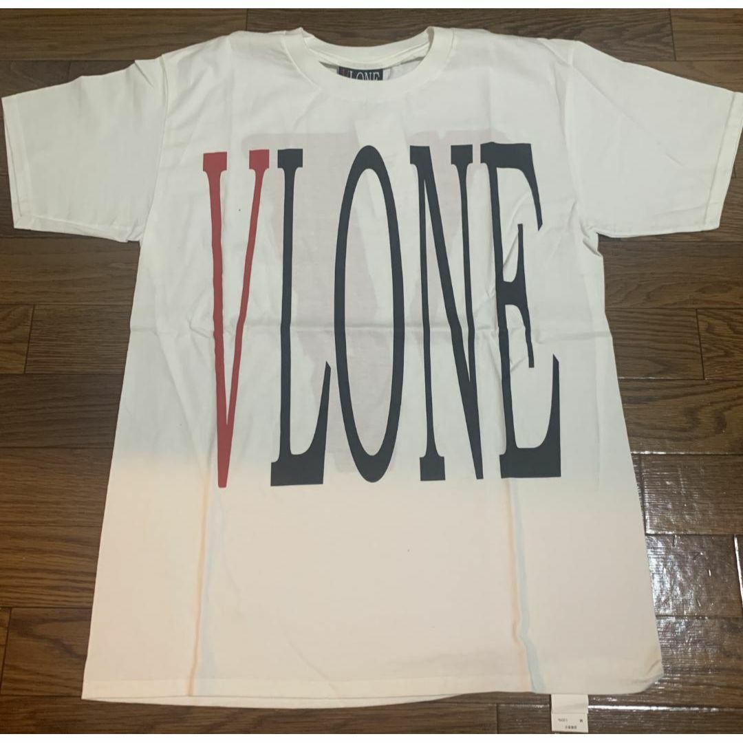 VLONE(ヴィーローン)の☆Tシャツ　VLONE　ホワイト レッド ブラック 白 赤 黒 L レディースのトップス(Tシャツ(半袖/袖なし))の商品写真