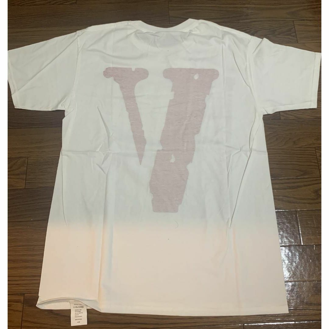 VLONE(ヴィーローン)の☆Tシャツ　VLONE　ホワイト レッド ブラック 白 赤 黒 L レディースのトップス(Tシャツ(半袖/袖なし))の商品写真