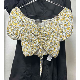 ベルシュカ(Bershka)のbershka ベルシュカ　トップス　花柄　半袖　レディース　シフォン　Vネック(Tシャツ(半袖/袖なし))