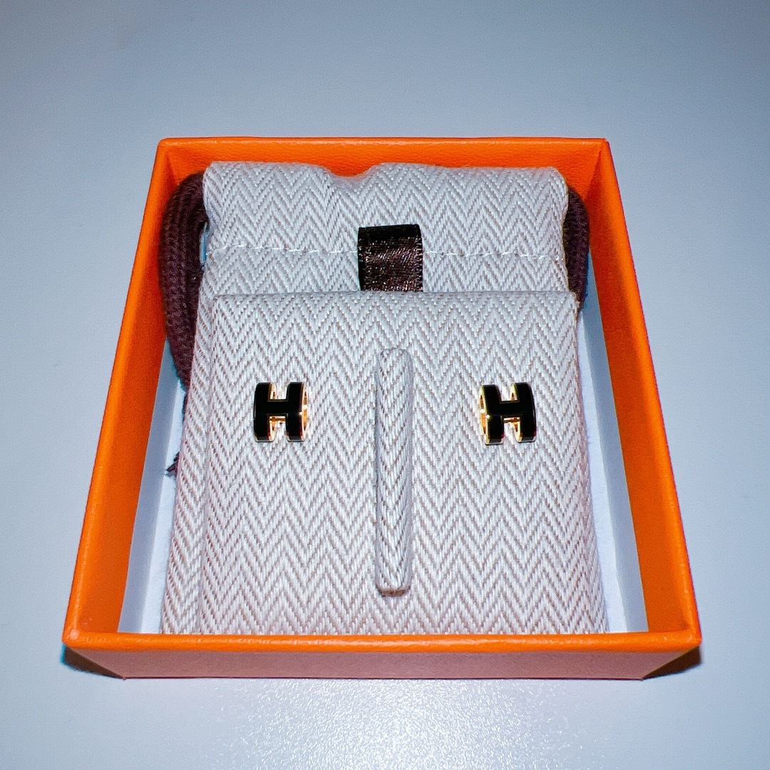 Hermes(エルメス)の【新品・未使用品】エルメス ポップhミニ ピアス ブラック ピンクゴールド レディースのアクセサリー(ピアス)の商品写真