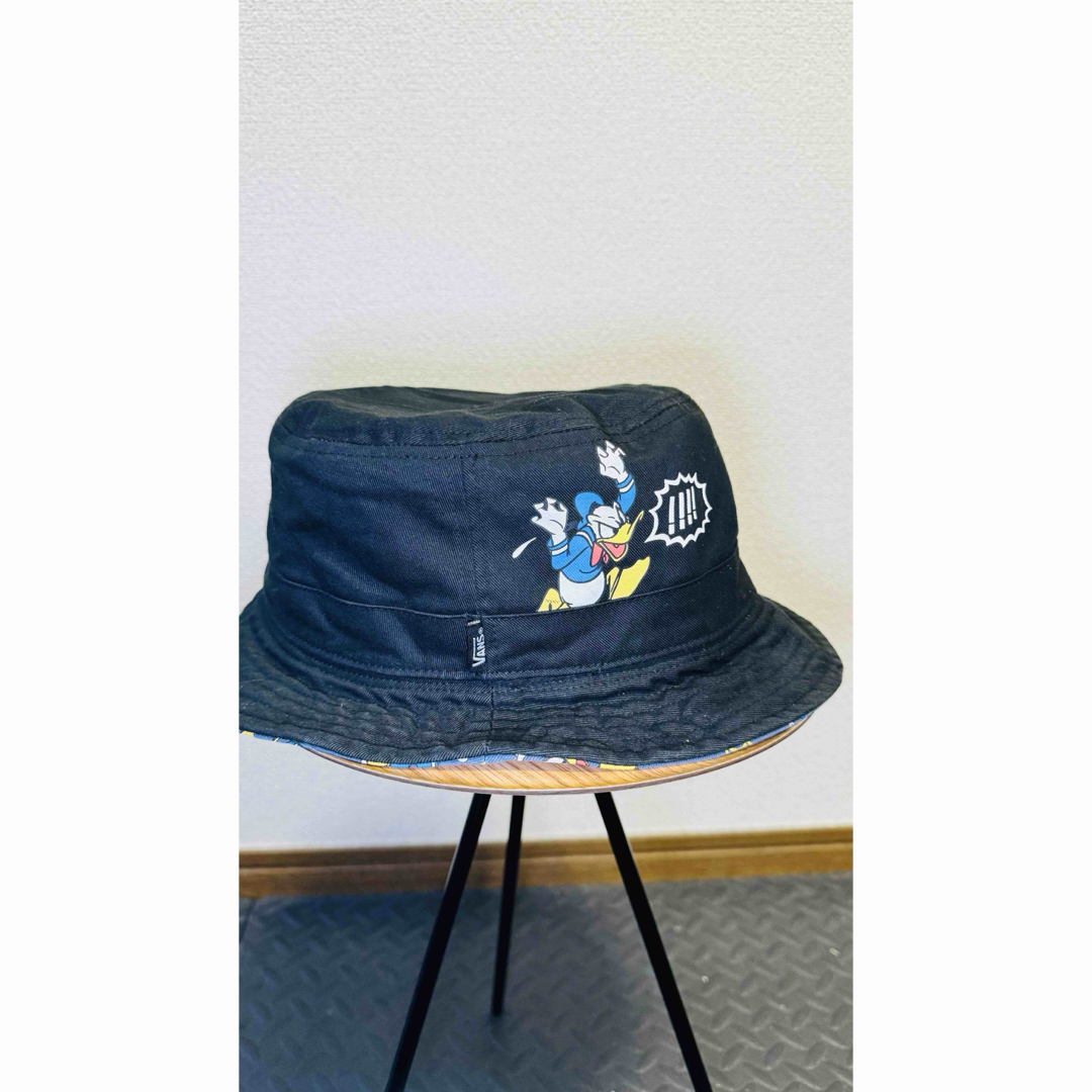 VANS(ヴァンズ)の完売品 VANS ヴァンズ Disney ディズニー バケットハット ドナルド メンズの帽子(ハット)の商品写真
