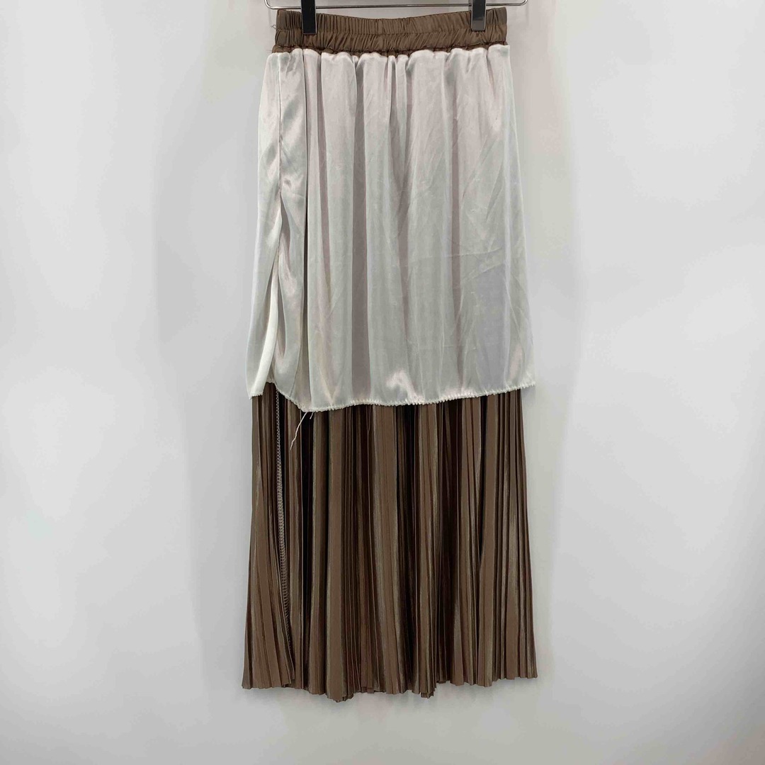 レディース プリーツ ロングスカート ベージュ 光沢 レディースのスカート(ロングスカート)の商品写真