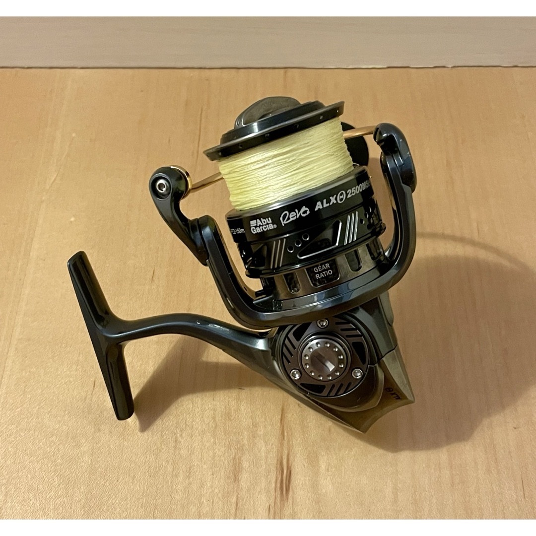 AbuGarcia(アブガルシア)のアブガルシア Abu Garcia REVO ALX THETA 2500MSH スポーツ/アウトドアのフィッシング(リール)の商品写真