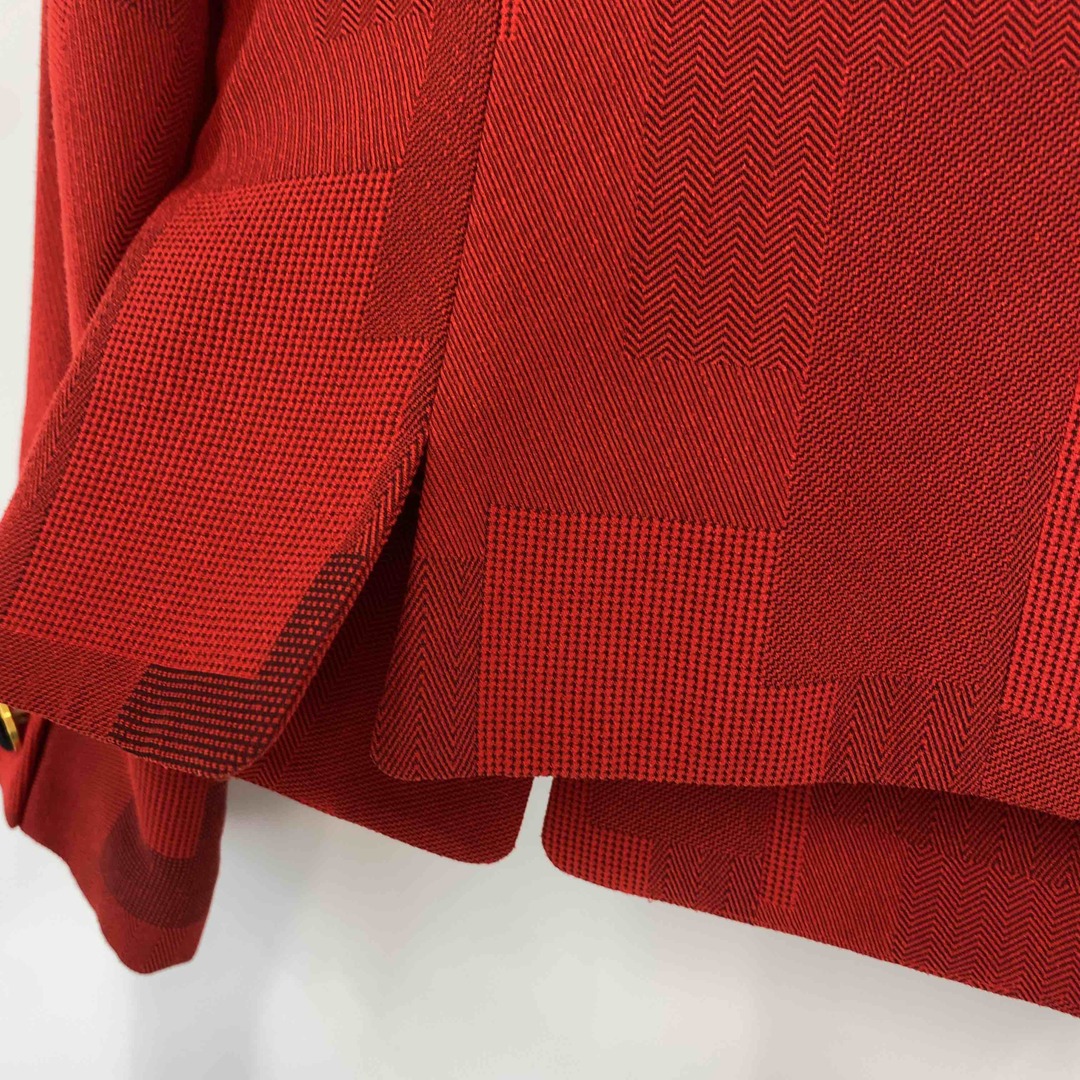 tokyo sienne レディース ノーカラージャケット レトロ　ベロアボタン　裏地　赤 レディースのジャケット/アウター(ノーカラージャケット)の商品写真