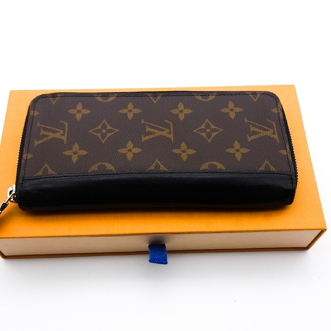 LOUIS VUITTON(ルイヴィトン)のルイヴィトン【新型最高級美品】モノグラムマカサージッピーヴェルティカル長財布 レディースのファッション小物(財布)の商品写真