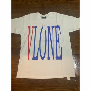 ヴィーローン(VLONE)の☆Tシャツ　VLONE　ホワイト レッド ブルー 白 赤 青 L(Tシャツ/カットソー(半袖/袖なし))