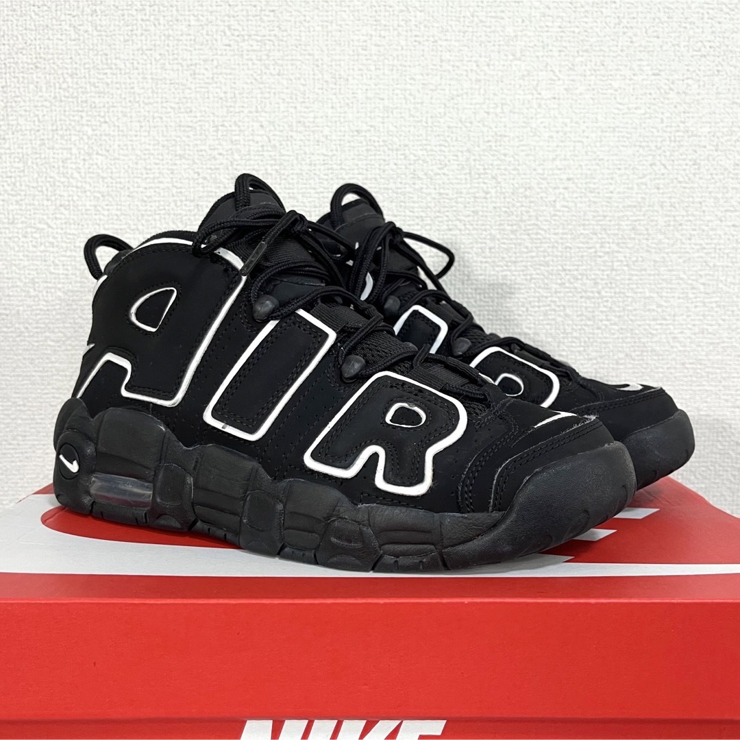 NIKE(ナイキ)の海外限定 レア 美品 NIKE GS AIR MORE UPTEMPO 25cm レディースの靴/シューズ(スニーカー)の商品写真