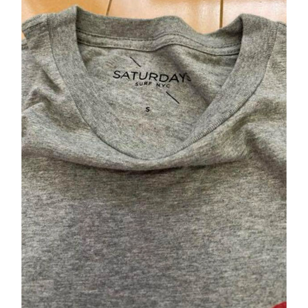 SATURDAYS SURF NYC(サタデーズサーフニューヨークシティー)のSaturdays Surf NYS Tシャツ グレー メンズ  small S メンズのトップス(Tシャツ/カットソー(半袖/袖なし))の商品写真