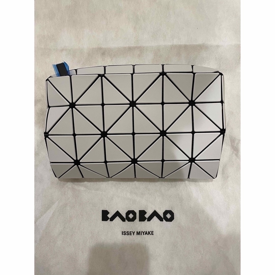 BaoBaoIsseyMiyake(バオバオイッセイミヤケ)のBAOBAOバオバオイッセイミヤケ　バックCARTON  MATTE レディースのバッグ(ショルダーバッグ)の商品写真