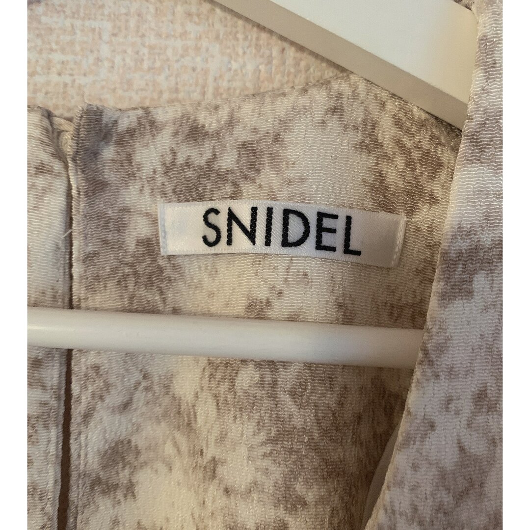 SNIDEL(スナイデル)のsnidel バリエプリントワンピース レディースのワンピース(ロングワンピース/マキシワンピース)の商品写真