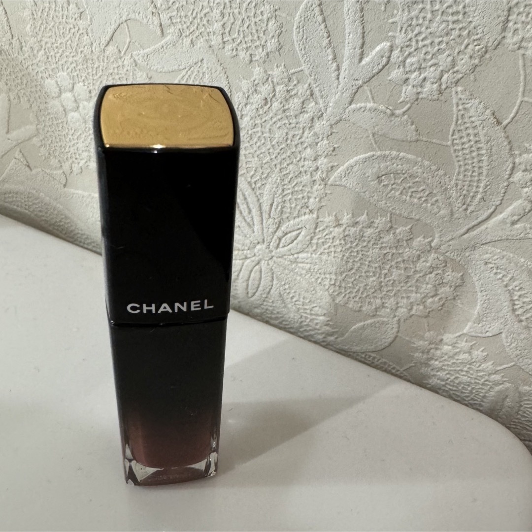 CHANEL(シャネル)のCHANEL ルージュアリュールラック　92 シーシェル コスメ/美容のベースメイク/化粧品(口紅)の商品写真